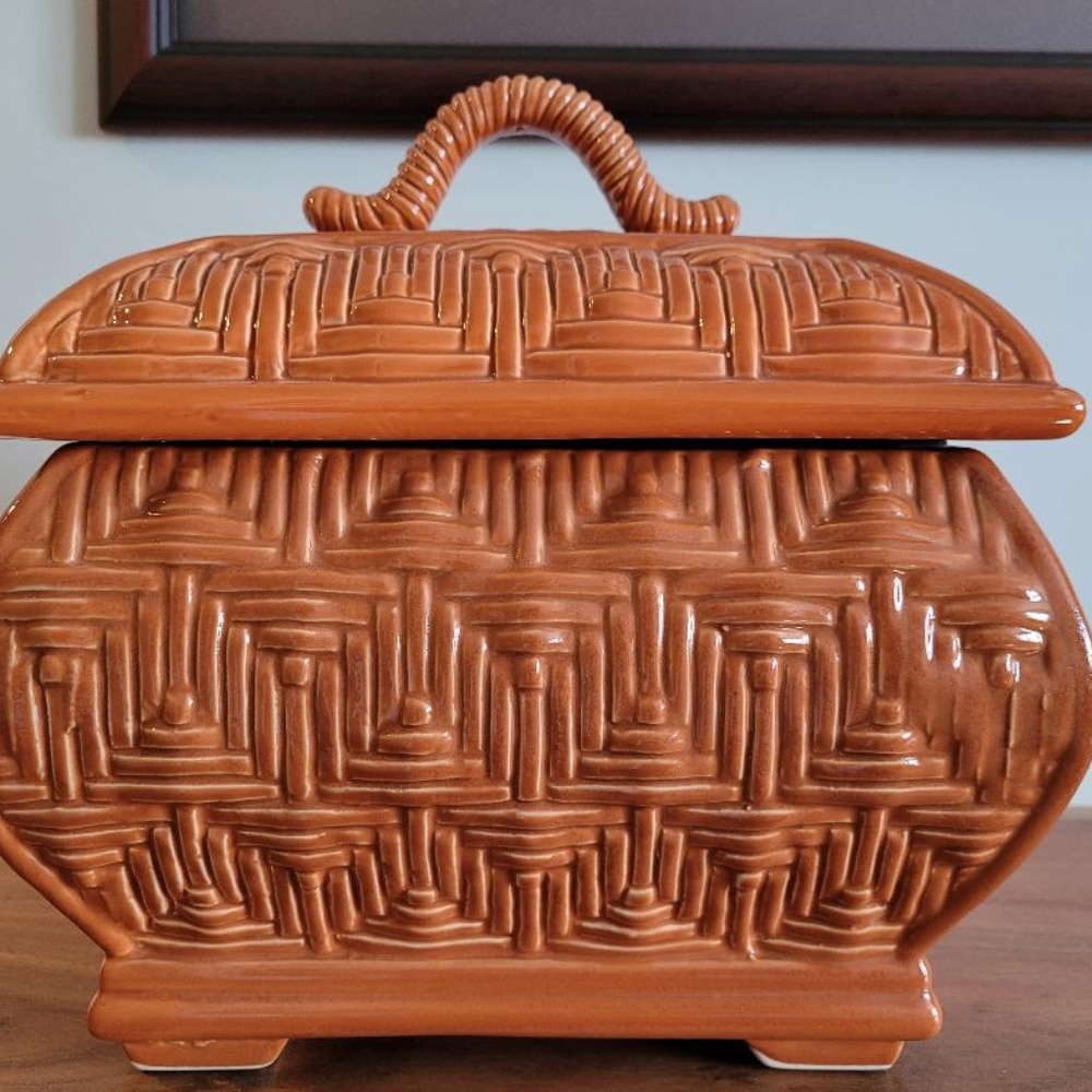 Ceramic Basket - Picture 2 of 4